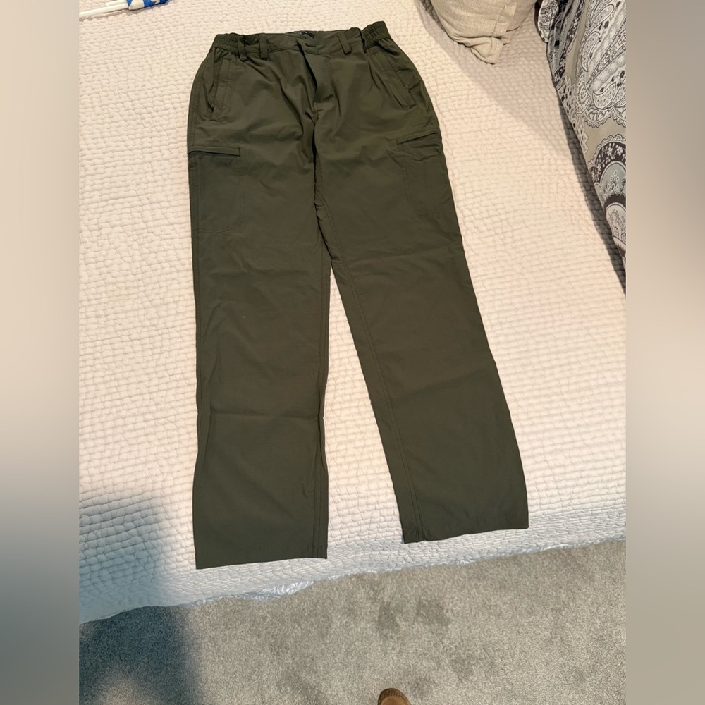 Mier Quick Dry Green Hiking Pants, Size 8. Excellent condition.